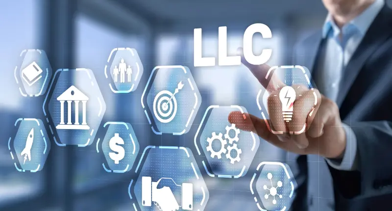 Examples of When an Independent Contractor Should Form an LLC